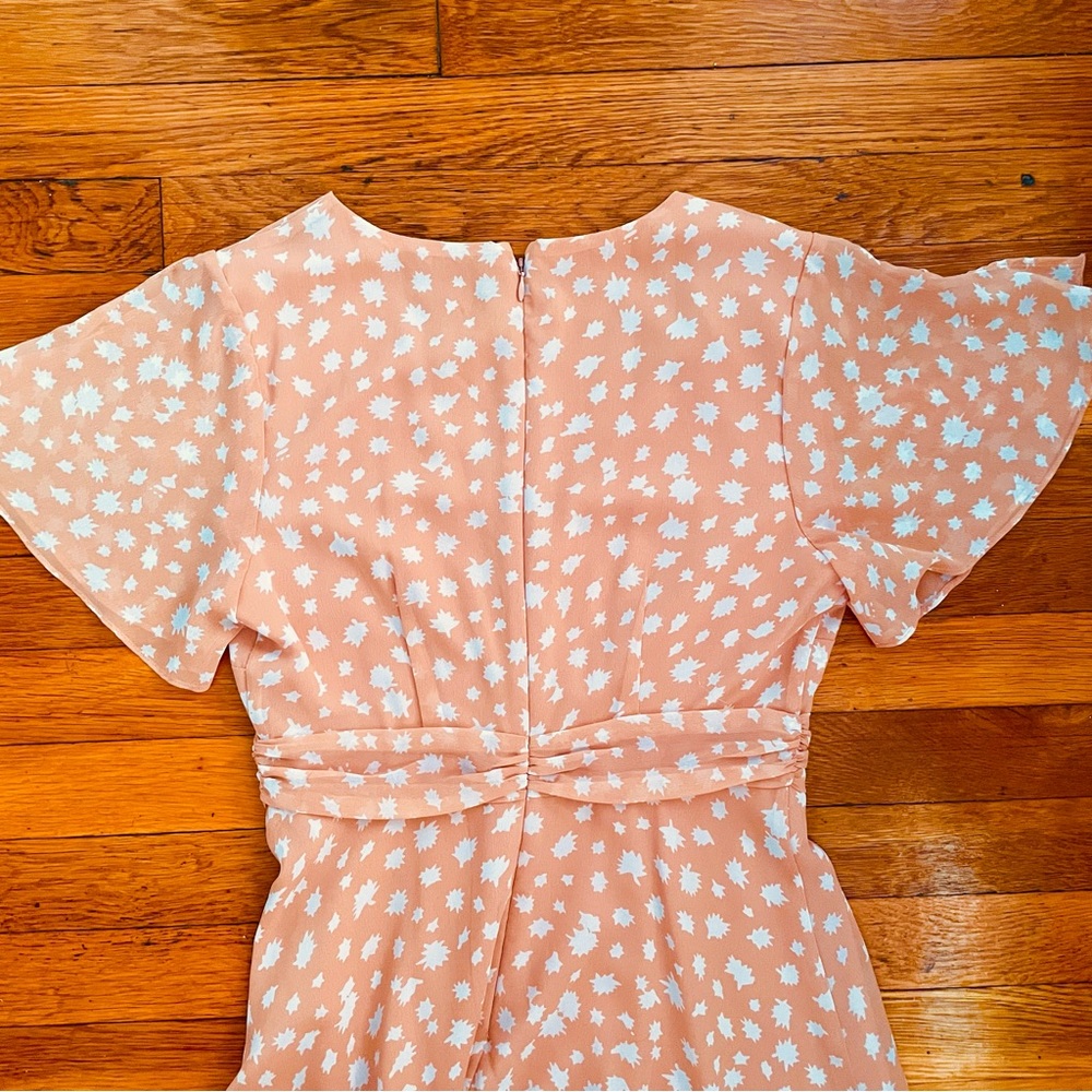Madewell Ruched-Waist Flutter Sleeve Mini Dress in Star Shower Pale Peach Size 2 - Picture 11 of 14